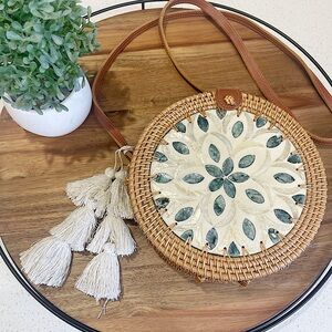 Boho wicker round tassle crossbody bag